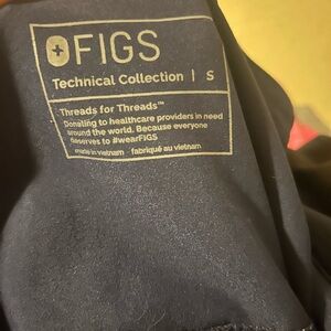 Figs Technical Collection Black Scrub Top
